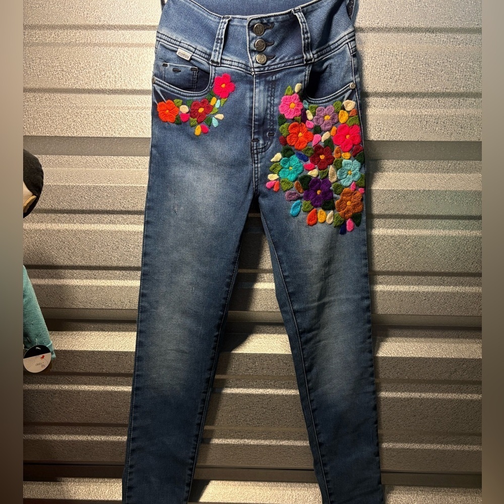 Pull&loup Embroidered Blue Jeans for Women
